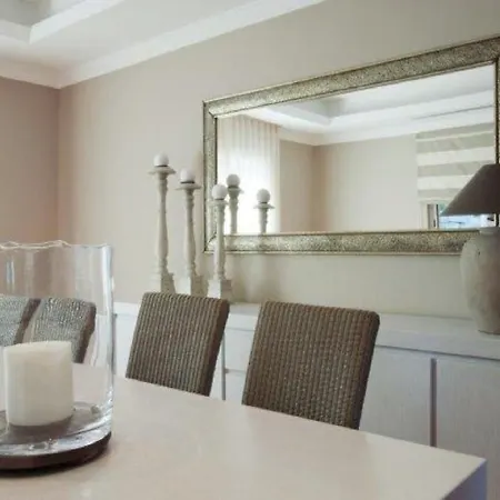 Elegant 6 Bedroom Arden Games With Snooker Table And Table Tennis Quinta Do