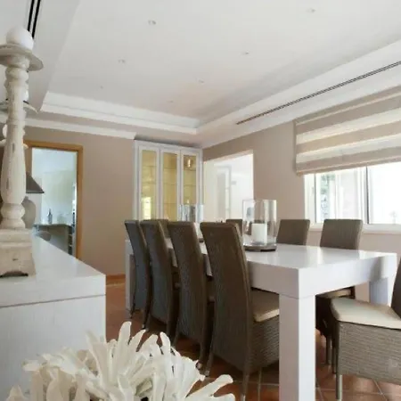 Elegant 6 Bedroom Arden Games With Snooker Table And Table Tennis Quinta Do