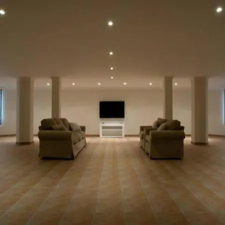 Elegant 6 Bedroom Arden Games With Snooker Table And Table Tennis Quinta Do Villa
