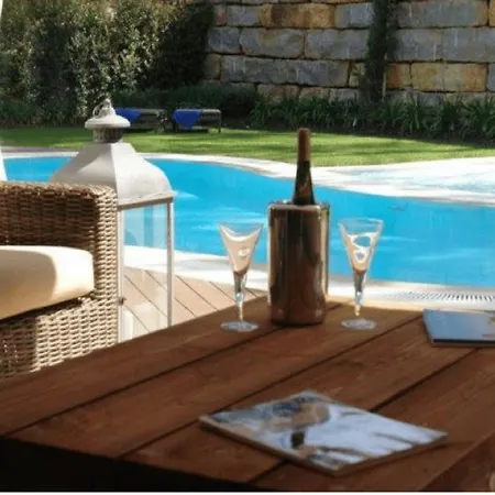 Willa Elegant 6 Bedroom Arden Games With Snooker Table And Table Tennis Quinta Do
